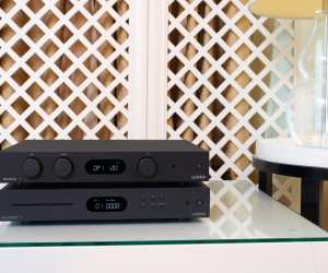 The Audiolab 6000A amplifier alongside the 6000CDT CD player
